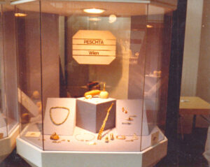 SchmuckBasel_86_webpageneu